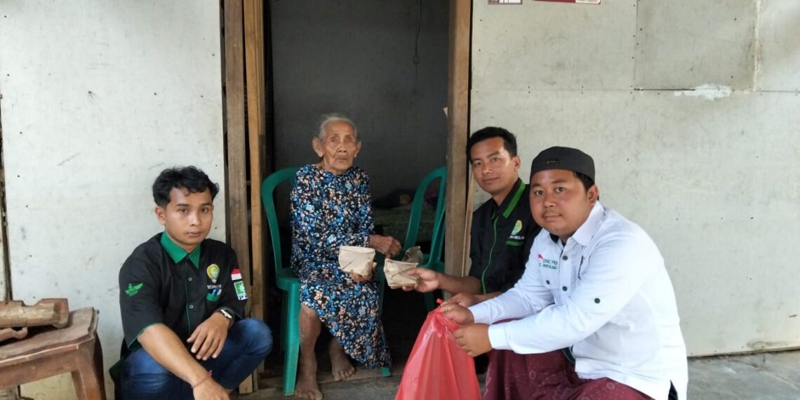 PKB Trenggalek Salurkan Bantuan untuk Korban Banjir di Dusun Gendingan Desa Prigi Kecamatan Watulimo