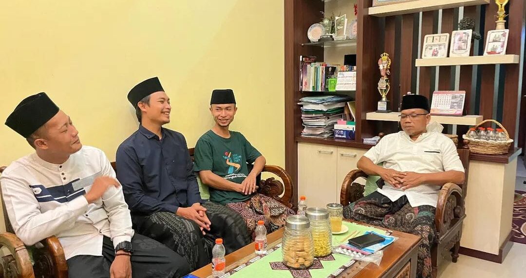 Kang Murkam Terima Kunjungan Tokoh Pemuda Watulimo, Bahas Regenerasi dan Isu Sosial