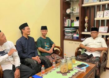 Kang Murkam Terima Kunjungan Tokoh Pemuda Watulimo, Bahas Regenerasi dan Isu Sosial