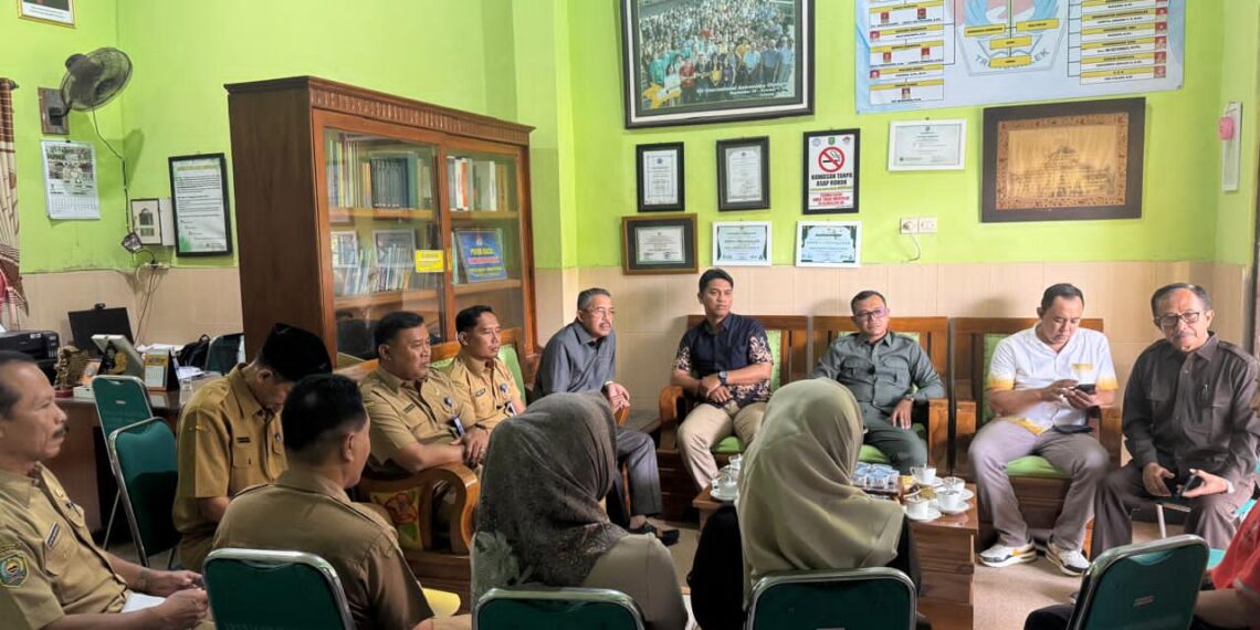 Kasus Guru Dianiaya, Komisi IV DPRD Trenggalek Serahkan ke Proses Hukum